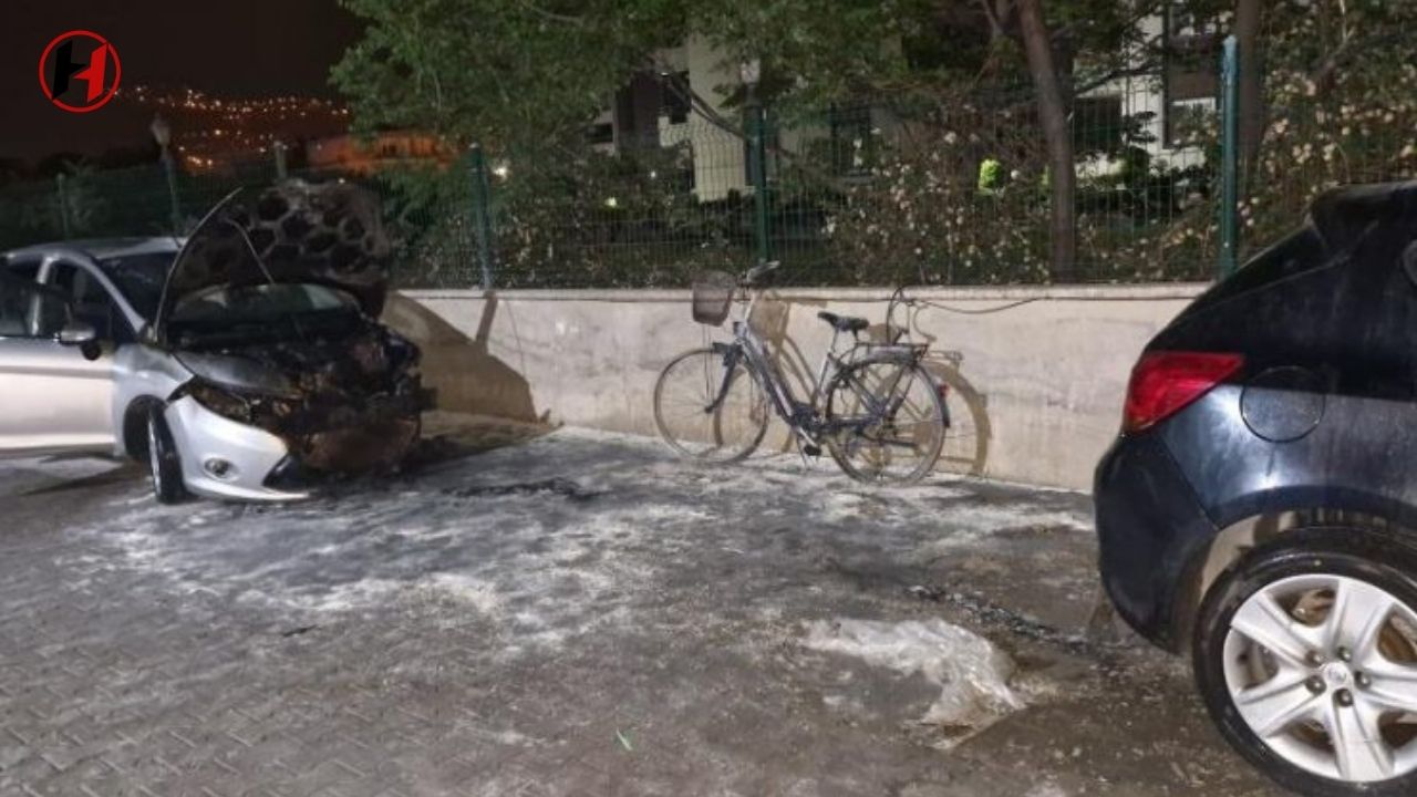 Hatay Payas'ta Otoparkta Yangın: Otomobil Kül Oldu Hatay Payas'ta Otoparkta Yangın: Otomobil Kül Oldu